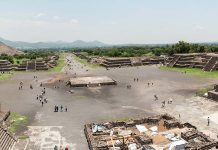 How to Get to the Teotihuacan Pyramids by Bus teotihuacan-pyramids-bus