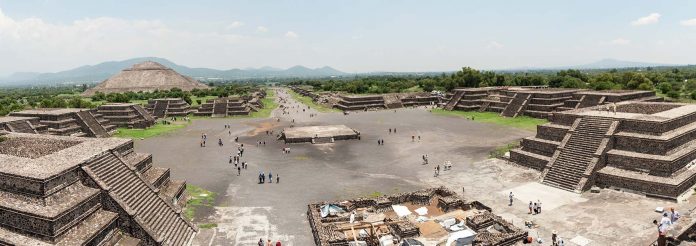 mexico_pyramid-top teotihuacan-pyramids-bus