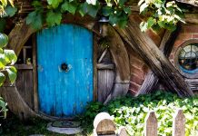 Discovering the Fantastic World of Peter Jackson at Hobbiton hobbiton_new_zealand-top