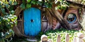 Discovering the Fantastic World of Peter Jackson at Hobbiton hobbiton_new_zealand-top
