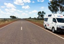 Conduire à travers l’outback Australien de Townsville à Uluru outback_australia-top
