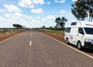 Conduire à travers l’outback Australien de Townsville à Uluru outback_australia-top